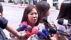 ▲李彥秀今早站路口催不同意票，並接受媒體聯訪。（圖／翻攝畫面）