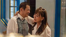 螢幕情侶蔡小虎、龍千玉合體，兩人一見面，蔡小虎便熱情擁抱，龍千玉更是感動到眼眶泛紅。（圖／東森提供）