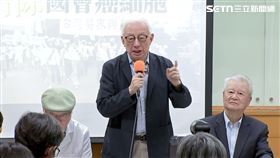 ▲反共護台志工聯盟「台灣醫界挺罷免，淸除國會癌細胞」記者會，曹興誠致詞。（圖／翻攝畫面）