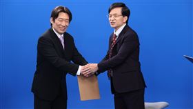 賴青德碰上陳水匾。（圖／《鄉民大學問》提供）