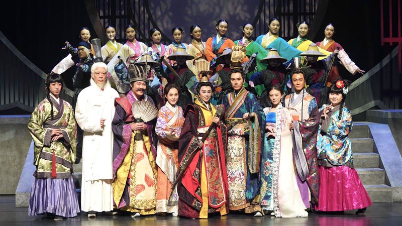 孫翠鳳愛女演出前癲癇昏倒！被卓文萱接住