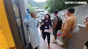 ▲檢警前往懷愛館相驗鄭男遺體。（圖／翻攝畫面）