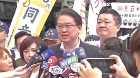 ▲林右昌出席「護國大遶境-台中集結出發儀式」接受媒體聯訪。（圖／翻攝畫面）