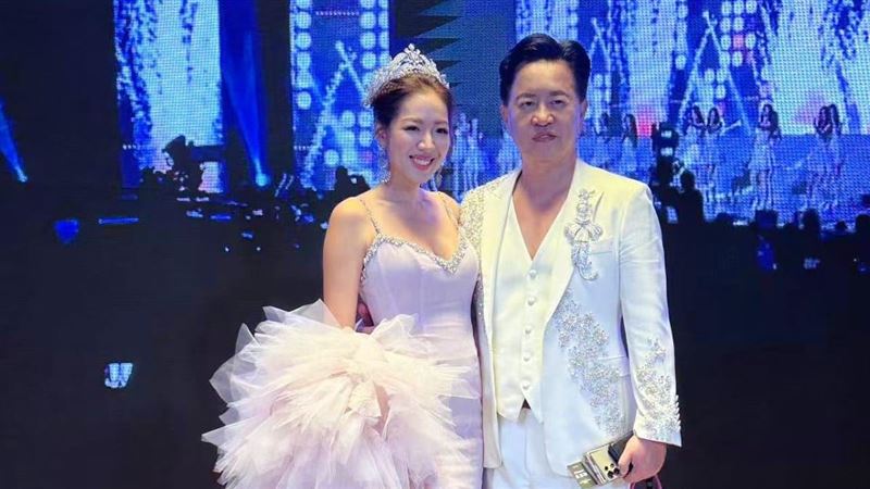 劉伊心帶大24歲豪門尪赴陸　激喊心中有夢