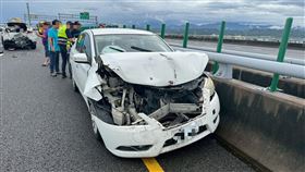 國3霧峰4車撞成團！3車道封閉紫爆堵3公里