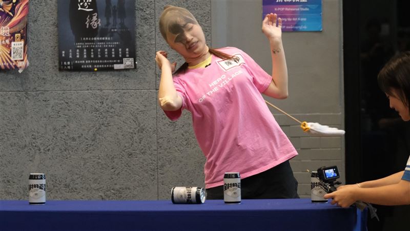 啦啦隊女神崩壞　樂天陳伊超慘毀容照流出