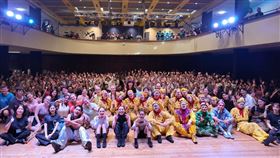 ▲國民外交成功！德國比利時大讚臺灣，臺灣戲曲學院學生用戲曲、民俗技藝、東方音樂演奏等演出，走進歐洲少年心裡，風靡全場。（圖／國立臺灣矽取學院提供） 