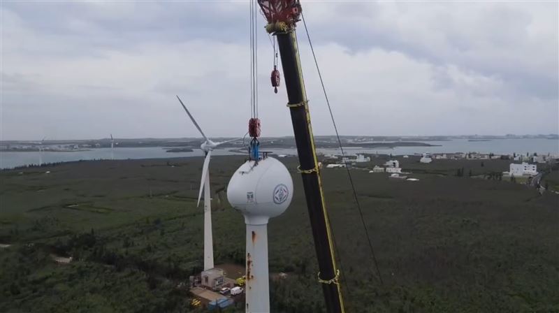 空拍機拍下震撼畫面。（圖／翻攝自《啟德機械起重工程-股公司》臉書）