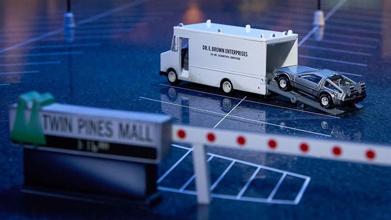 《回到未來》40歲　套裝模型還原經典場景