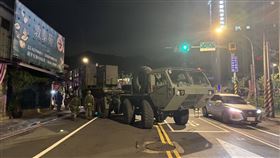 愛國者飛彈車卡關現場。（圖／民眾提供） 