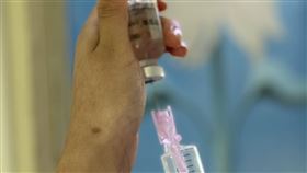 北醫引進阿茲海默症單株抗體療法，本週率先為首位病人完成治療，同時也是台北市大型醫院的首例。（圖／北醫附醫提供）