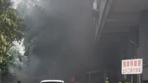 新／大雅區公所旁鐵皮屋火警！火煙狂噴