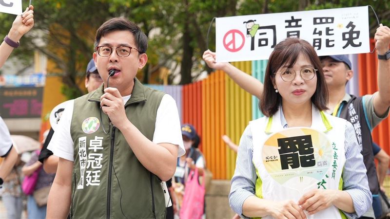 中和志工掃街遭K　卓冠廷批藍營縱容暴力