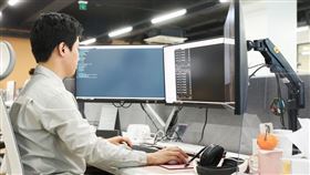 ▲在「考試至上」的韓國，民間頒發的AI證照數量激增，成為近年最火熱的考證話題之一。。（圖／翻攝自KAIST網站） 