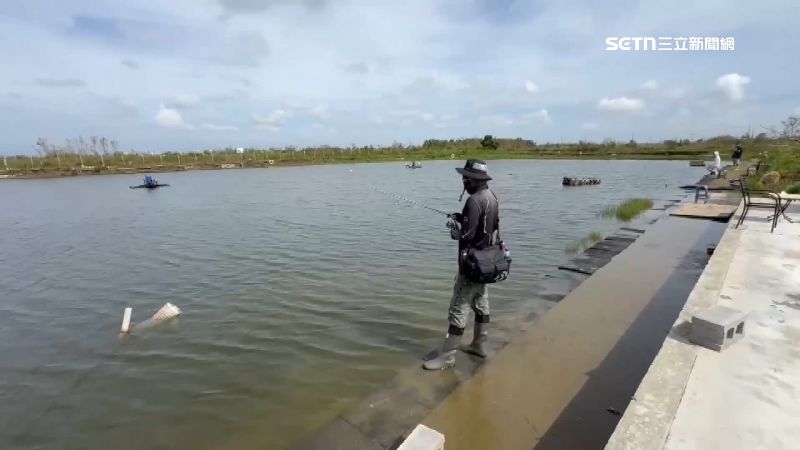 獨／水車沒電憂魚缺氧　業者祭優惠求釣魚