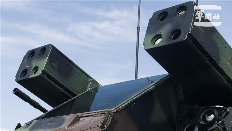 射手注意！復仇者飛彈車出動築空防屏障