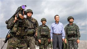 ▲顧立雄視導海軍陸戰隊防空部隊作戰演練，肩射刺針飛彈首度曝光。（圖／國防部提供） 