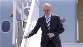 ▲澳總理艾班尼斯表示支持對台行動「維持現狀」。圖為艾班尼斯6月前往加拿大的G7峰會。（圖／美聯社／達志影像）