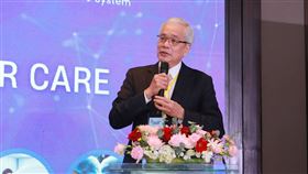 北榮院長陳威明發表專題演講，強調北榮長期致力於「以病人為中心」、「永續醫療」、「智慧創新」的核心理念。（圖／北榮提供）