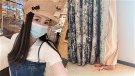 愷樂與兒子在家玩躲貓貓。（圖／翻攝自愷樂IG）