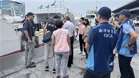 今年加拿大通報遠洋漁船涉獵殺保育類動物海豚，近期再獲報，屏東地檢署查獲田姓船長涉嫌指示漁工獵殺海豚，作為延繩釣魚餌提高鯊魚捕獲量，訊後諭知40萬元交保。