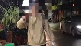 ▲周男恐嚇連署罷免賴士葆女志工遭起訴。（圖／翻攝自徐閉臉書）