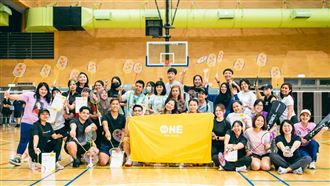 一場沒有勝負的羽球課：周天成與移工相遇