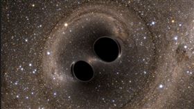 2016 年，LIGO 首次偵測到黑洞碰撞事件後，發布了兩個黑洞碰撞的電腦模擬影像。(圖／LIGO 實驗室）
