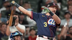 ▲洛利（Cal Raleigh）全壘打大賽險勝進到第2輪。（圖／美聯社／達志影像）