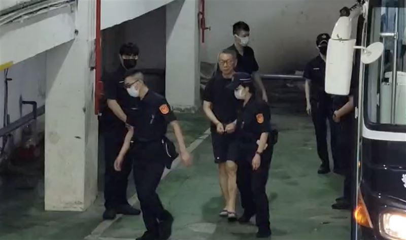 吳靜怡說，希望柯文哲趕快出來，讓首謀黃國昌接棒進土城。（圖／翻攝畫面）
