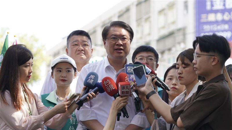 藍批罷團打國旗牌欺騙民眾　林右昌反嗆