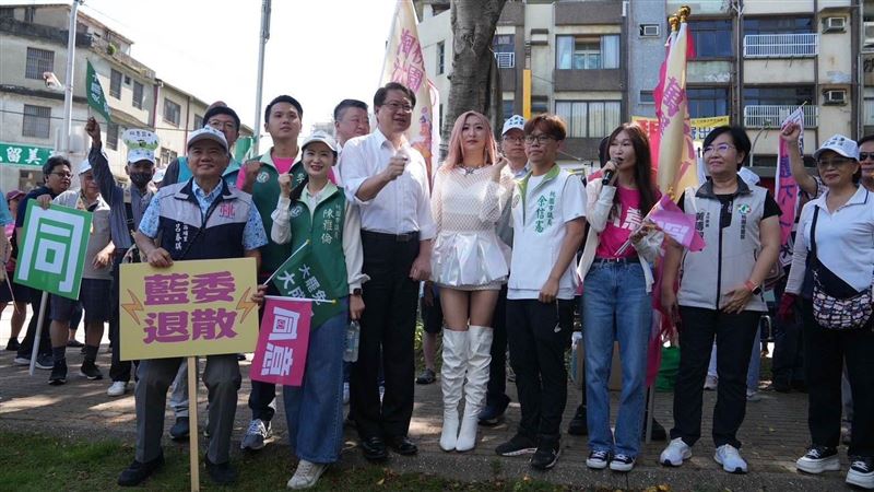 藍稱罷免成功就沒普發現金？他批公開買票