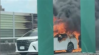 台74線火燒車！大火狂燒「路上頭等艙」