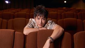 小樂相隔9年發行第三張專輯《Let Go》（圖／華納音樂提供）