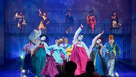 《優伶廻光》集音樂、歌唱、舞蹈於一體的傳統藝術綜合劇。（圖／韓國國立貞洞劇場提供）