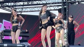 韓籍女神「電豹女」海莉首度化身「啦啦隊DJ」登台。（圖／記者蕭翰弦攝影）