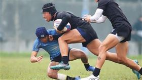 成績斐然的建中橄欖球隊，因為穿黑色制服，又被稱為黑衫軍。（圖非當事人，翻攝建中黑衫軍臉書）