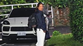 6/13 21：49 女密友回家不久後，就上了一輛多元計程車前往黃柏漙位於淡水的社區。
