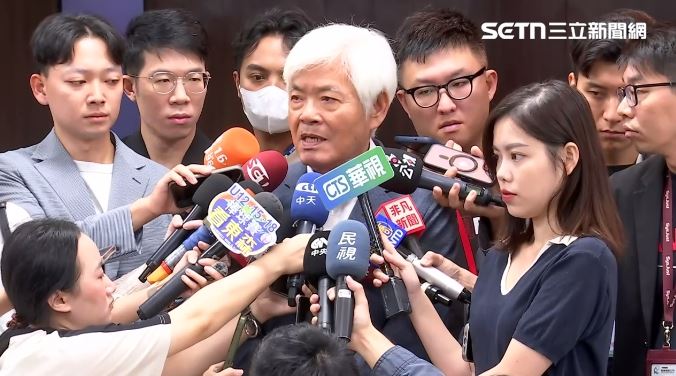 中選會主委李進勇和內政委員會考察投開票所規劃。(圖/翻攝畫面)