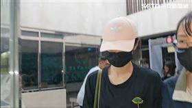 張綱維的范姓空姐女友訊後被無保請回。（圖／翻攝畫面）