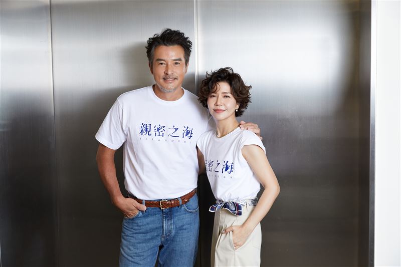 于子育(右)與李銘順上演大尺度激情戲。(圖/CATCHPLAY+提供)