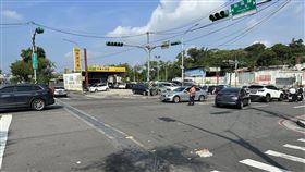 新北,中和,車禍,機車騎士,骨折。（圖／翻攝畫面）