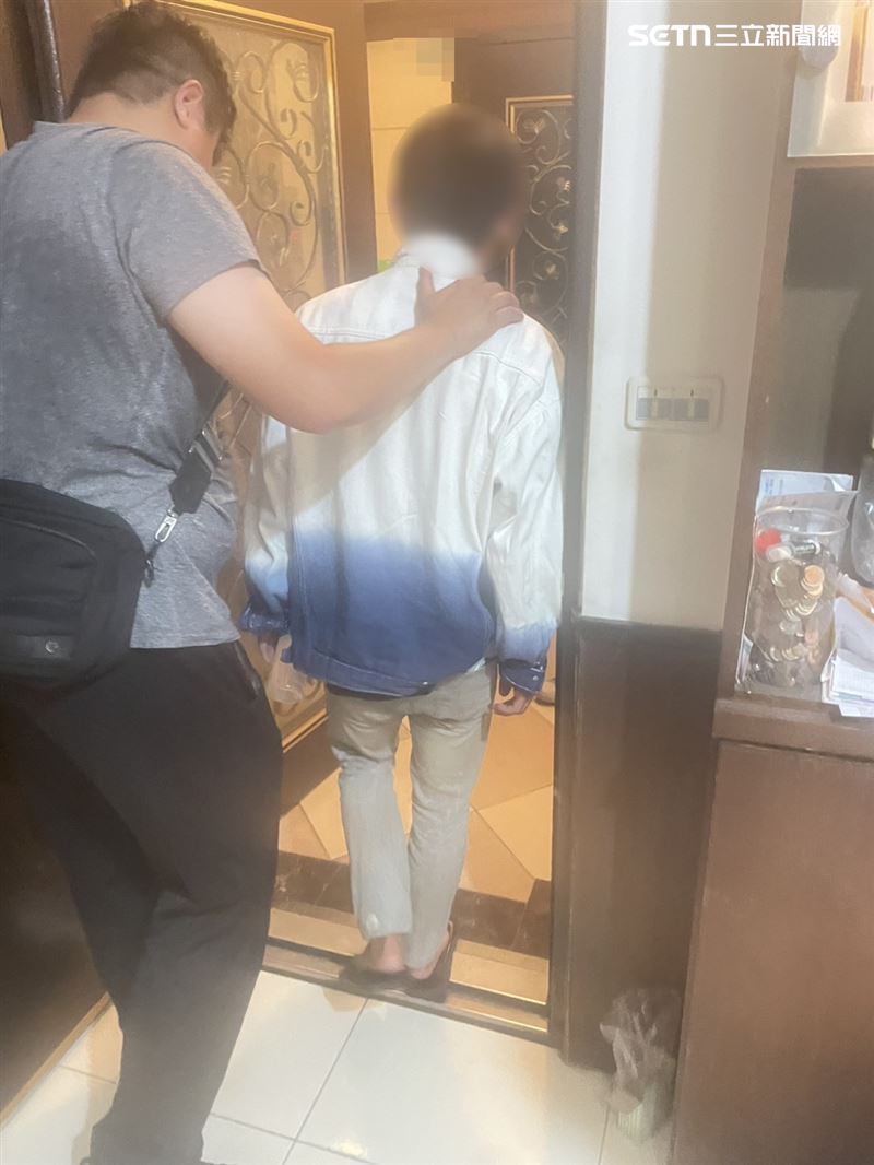 台中18歲女因感情糾紛遭前男友持刀割頸,警方16日上午在新北逮捕凶嫌蕭男。(圖/翻攝畫面)