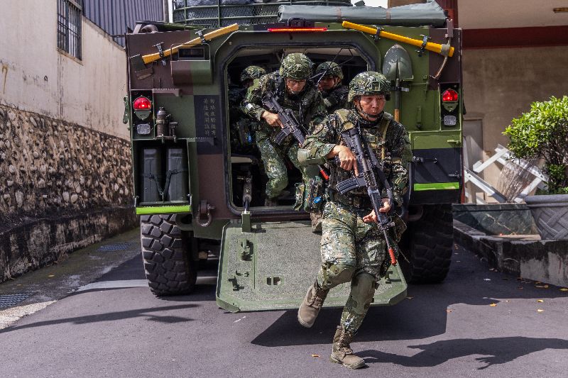 國軍「漢光41號」演習,16日由第五作戰區在台中地區實施「要域縱深防禦作戰演練」。(軍方提供)