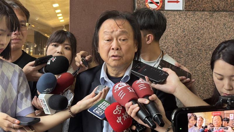 藍營稱大罷免前恐戒嚴　王世堅氣回8字