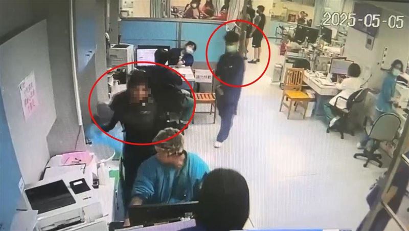 女持利剪攻擊醫師　護理師3秒制伏畫面曝