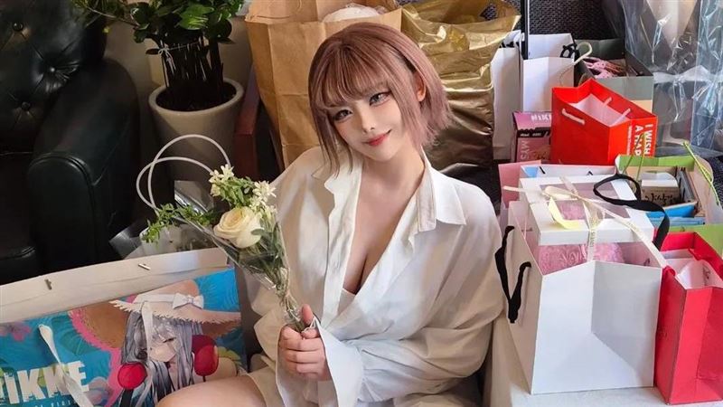 Yasal粉絲數爆增。(圖/翻攝自IG)