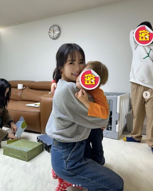 藤田小百合分享育兒觀,透露曾要求老師別給兒子出作業。(圖/翻攝自藤田小百合IG)