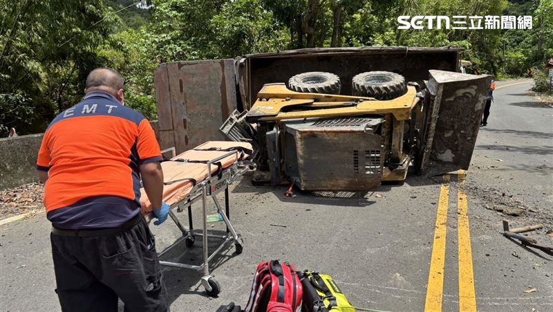 新／台南鐵牛車翻覆重壓駕駛　當場慘死