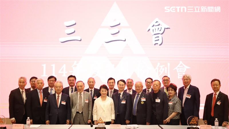 台中市長盧秀燕受邀參加「三三會」分享台中拚經濟心法。(圖/台中市府提供)